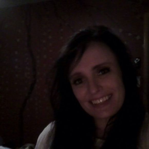 Meet your Posher, Cecily - Picture 4 of 4