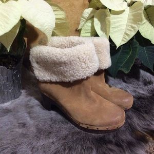 🚫SOLD🚫UGG Lynnea Clog Boots