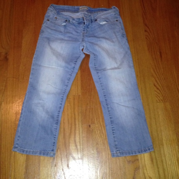 AERO capris womens