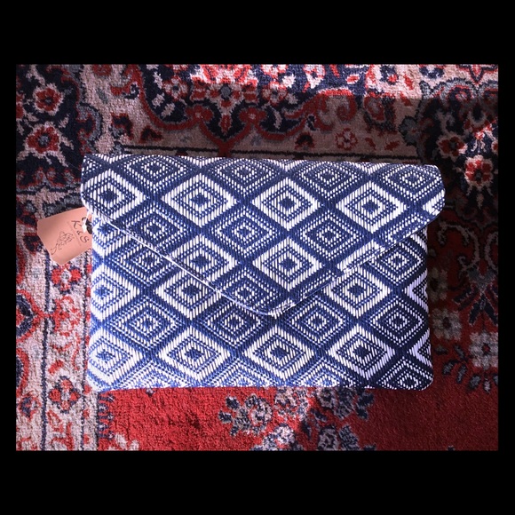 Envelope clutch bought in Spain - Picture 1 of 3