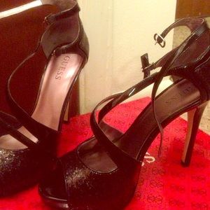 Guess gwtailgate glitter strappy heels