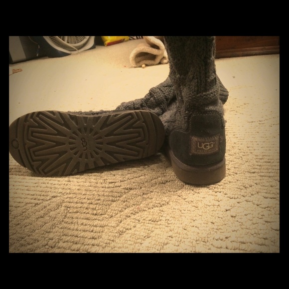 Grey UGG Australian knit boots - Picture 1 of 3