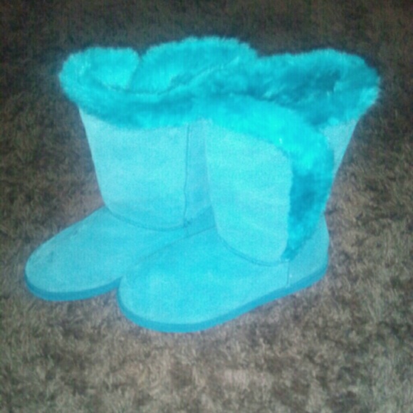 Snow boots