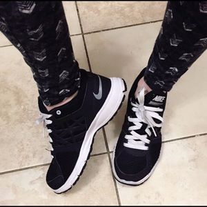 Nike Air Relentless 2 sneakers