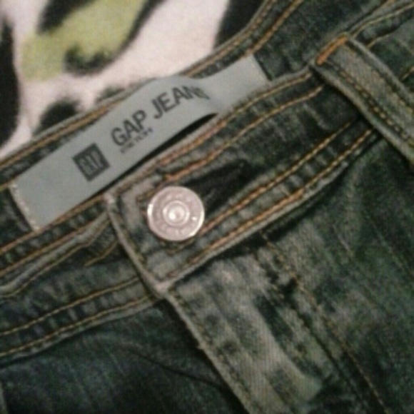 Gap skirt?? - Picture 2 of 3