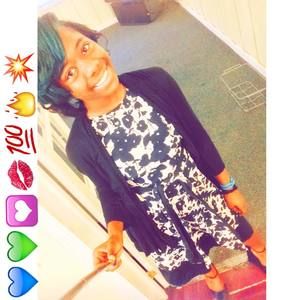 Meet your Posher, Mia