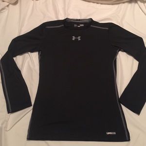 Large youth fitted Under Armour Black long slv