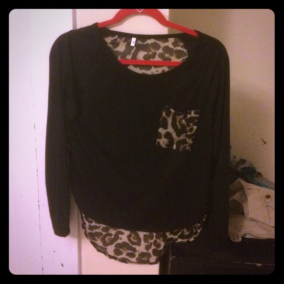 Long sleeve black and leopard print shirt