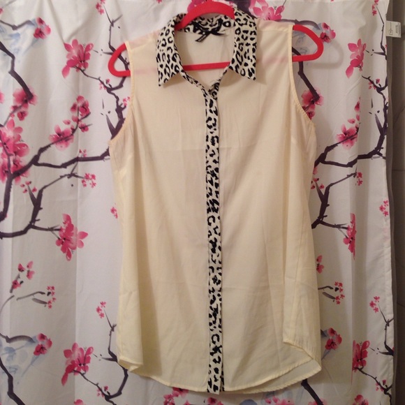 Cute Cream button up with cheetah print trimming - Picture 1 of 1