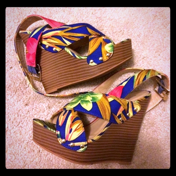 Flower wedges
