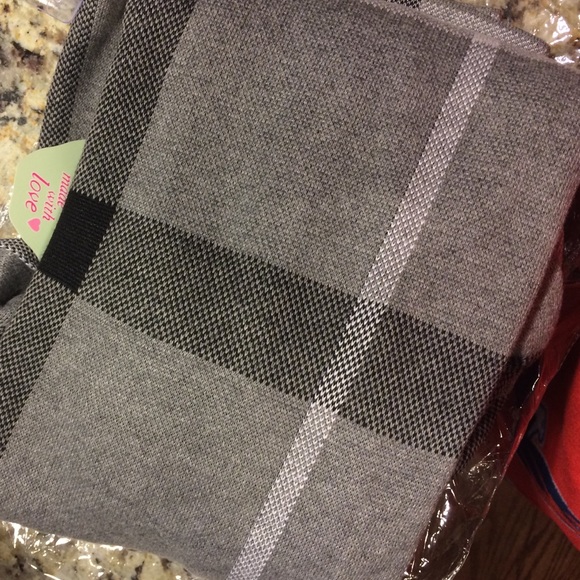 MAKE AN OFFER. Heavy, grey plaid cardigan/coatigan - Picture 3 of 4