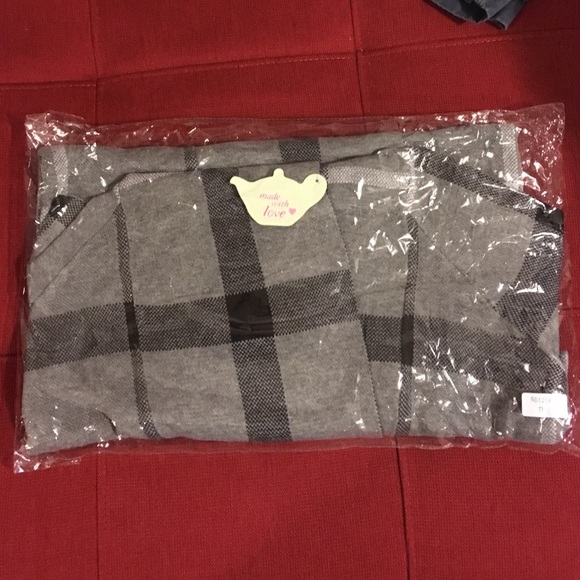 MAKE AN OFFER. Heavy, grey plaid cardigan/coatigan - Picture 4 of 4