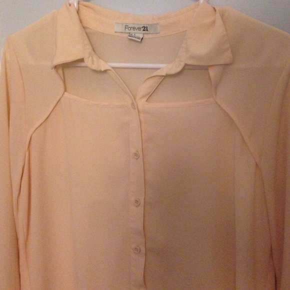 Cut out blouse - Picture 2 of 3