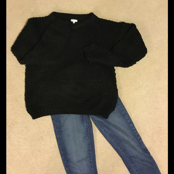 SOLD!!!!!  Rue Stic chunky sweater size small- BK