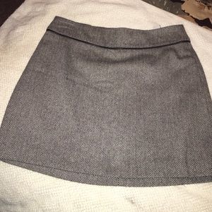 Old Navy chevron black & white skirt
