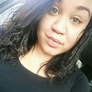 Meet your Posher, Gabriela