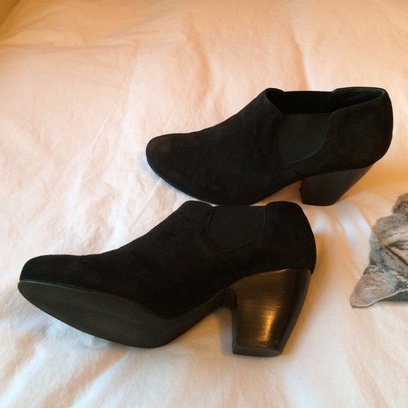 Black ankle booties
