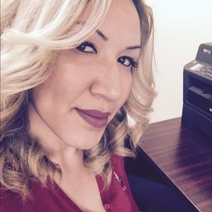 Meet your Posher, Cynthia