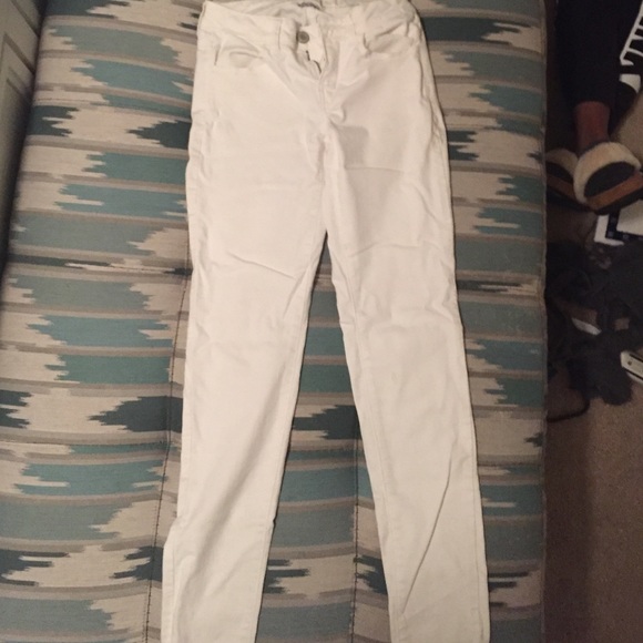 White skinny jeans
