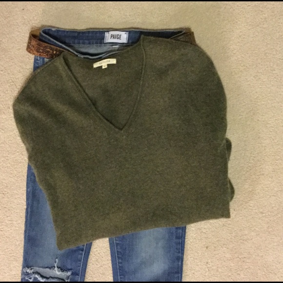 SOLD!!!!    Gorgeous 100% cashmere v neck long sl