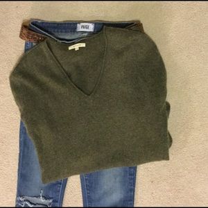 SOLD!!!!    Gorgeous 100% cashmere v neck long sl