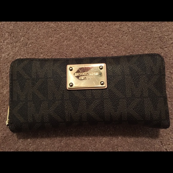 Michael Kors signature zip around wallet