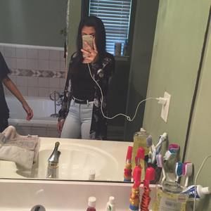 Meet your Posher, April