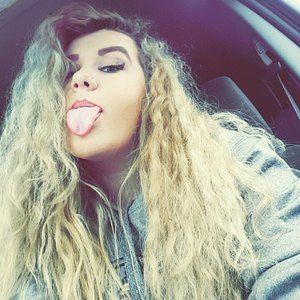 Meet your Posher, Leslie