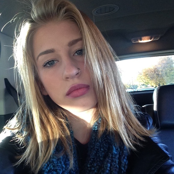 Meet your Posher, Jenna - Picture 1 of 1