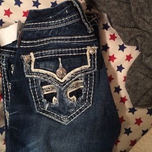 ROCKS SIZE 26 TRADED