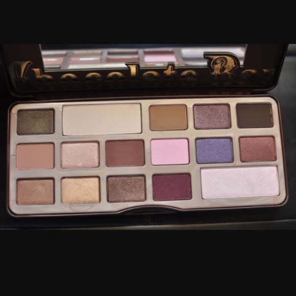 Too faced chocolate bar slightly used