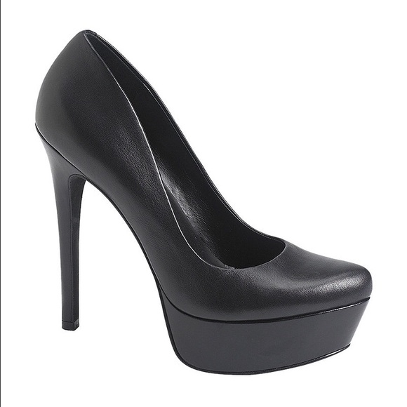 Jessica Simpson Black " Waleo" Heel