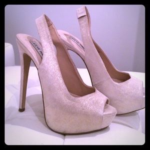 Steve Madden Peep toe pumps