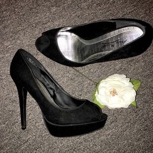 Black Velvet Peep Toe Sexy Pumps