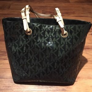 Michael Kors Jet Set Logo Tote- Shiny Black