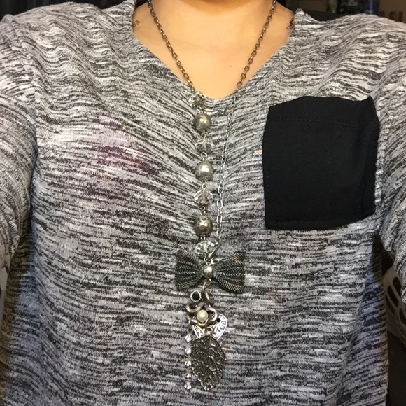 Long silver necklace with bow and beads! - Picture 1 of 3