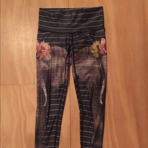 Teeki hot pant small