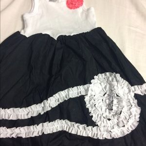 Girls size 5 dress new with Tags