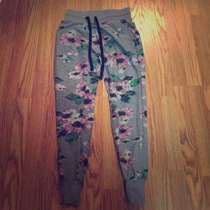 Wet seal sweats worn only a few times!