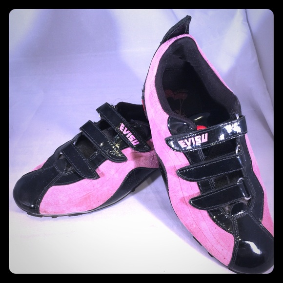 😍💥Cute Throwbacks...Vintage Evisu Sneakers😍💥