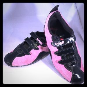 😍💥Cute Throwbacks...Vintage Evisu Sneakers😍💥