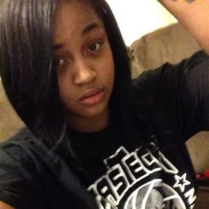 Meet your Posher, Denasia