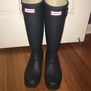 Hunter boots barley used practically brand new!!!