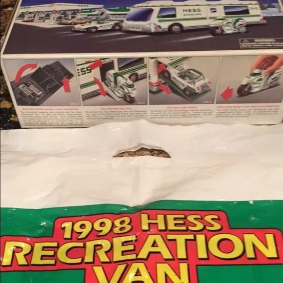 1998 New Hess truck with original bag