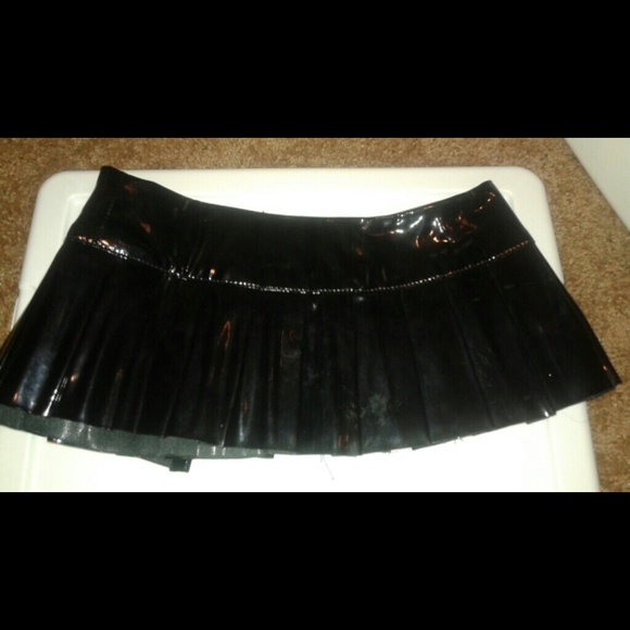 Goth black vinyl miniskirt - cyber bdsm bondage NEW cosplay punk - Picture 3 of 4