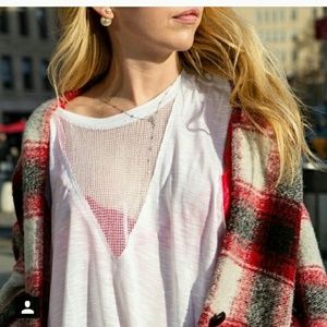 Lf Emma and Sam Mesh Vneck