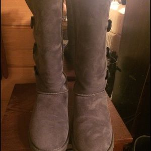 Brand new Bailey button uggs