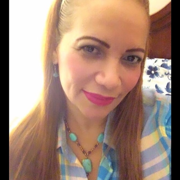 Meet your Posher, Nilka - Picture 2 of 4