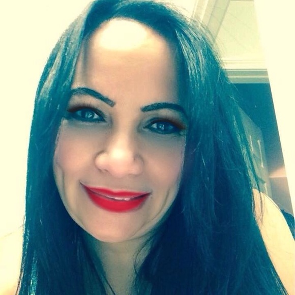 Meet your Posher, Nilka - Picture 3 of 4