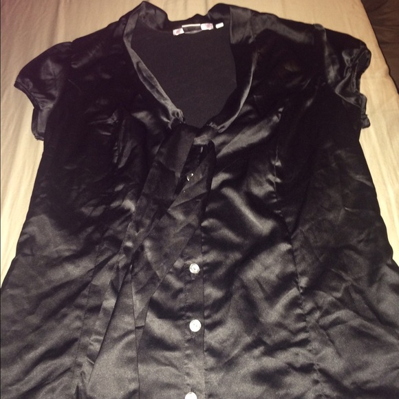NWOT Black shiny blouse size medium